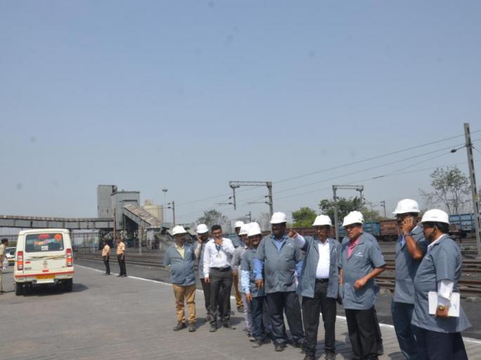 President of Mahagenco Visit to the Paras Thermal Power Center | महानिर्मितीचे अध्यक्ष बिपीन श्रीमाळी यांची पारस औष्णिक विद्युत केंद्राला भेट President of Mahagenco Visit to the Paras Thermal Power Center | महानिर्मितीचे अध्यक्ष बिपीन श्रीमाळी यांची पारस औष्णिक विद्युत केंद्राला भेट