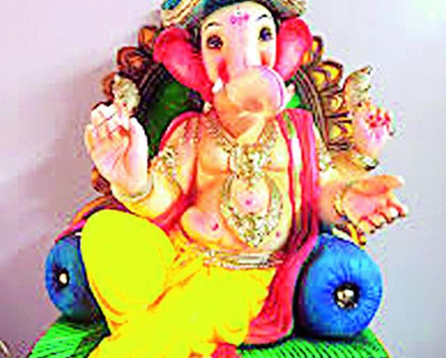 Ganesh idol should not be bigger than eight feet | आठ फुटांपेक्षा मोठी नसावी गणेशमूर्ती Ganesh idol should not be bigger than eight feet | आठ फुटांपेक्षा मोठी नसावी गणेशमूर्ती