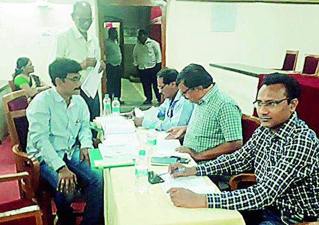 ZPP inspection by Panchayat Raj committee | पंचायत राज समितीतर्फे झेडपीत तपासणी ZPP inspection by Panchayat Raj committee | पंचायत राज समितीतर्फे झेडपीत तपासणी