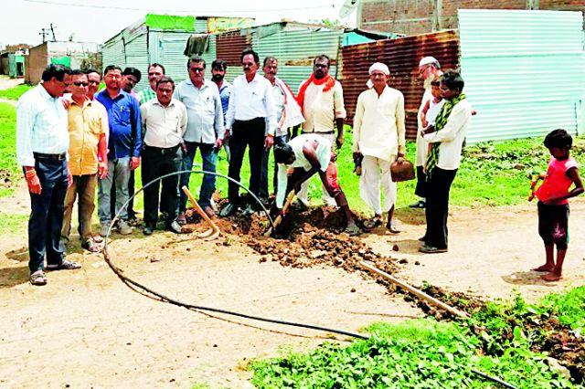 9 5 invalid tampered biscuits broke in Bismillanagar | बिस्मिल्लानगरातील ९५ अवैध नळजोडण्या तोडल्या 9 5 invalid tampered biscuits broke in Bismillanagar | बिस्मिल्लानगरातील ९५ अवैध नळजोडण्या तोडल्या