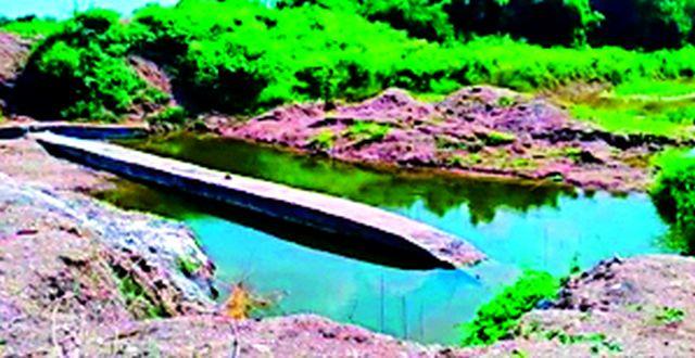 The victim is a victim of a bogus work in water tank | जलयुक्त शिवारातील बोगस कामाने घेतला बालकाचा बळी