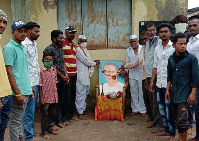 Greetings to Annabhau Sathe at Andarsul | अंदरसूल येथे अण्णाभाऊ साठे यांना अभिवादन Greetings to Annabhau Sathe at Andarsul | अंदरसूल येथे अण्णाभाऊ साठे यांना अभिवादन