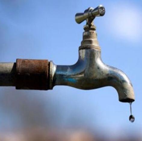 Only 9,000 taps of 90 in 9 years | २ वर्षात २९ पैकी केवळ ६ हजार नळ जोडण्या Only 9,000 taps of 90 in 9 years | २ वर्षात २९ पैकी केवळ ६ हजार नळ जोडण्या
