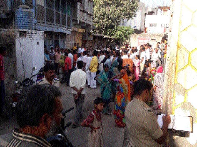 Bold robbery; Lakhs of millions of people killed by killing elderly | धाडसी दरोडा; वृद्धेची हत्या करून सव्वासात लाखांचा ऐवज लंपास Bold robbery; Lakhs of millions of people killed by killing elderly | धाडसी दरोडा; वृद्धेची हत्या करून सव्वासात लाखांचा ऐवज लंपास