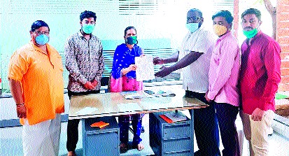 Sakade to help the weavers | विणकरांना मदतीसाठी साकडे Sakade to help the weavers | विणकरांना मदतीसाठी साकडे