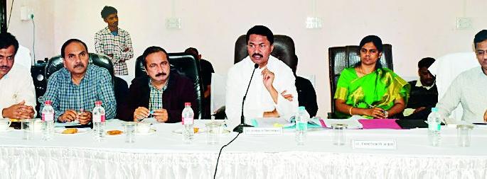 Protect the rights of the villagers living in the forest | वनालगत राहणाऱ्या ग्रामस्थांच्या हक्काचे रक्षण करा