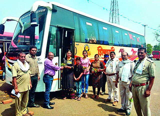 Sakoli, Lakhani, Anniversary of you ST | साकोली, लाखनी, तुमसरात एस.टी.चा वर्धापन दिन Sakoli, Lakhani, Anniversary of you ST | साकोली, लाखनी, तुमसरात एस.टी.चा वर्धापन दिन