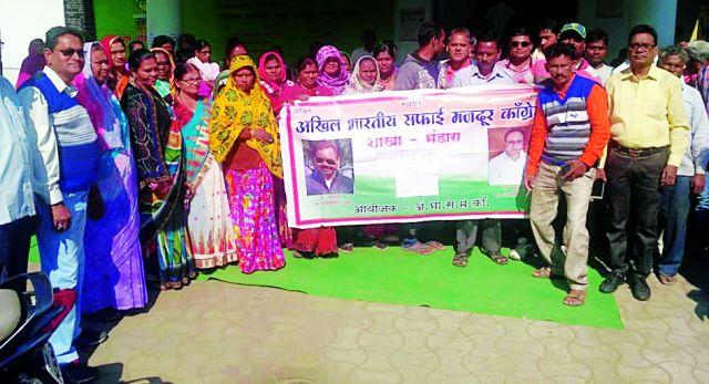 City Council jam | नगर परिषदांचे कामकाज ठप्प City Council jam | नगर परिषदांचे कामकाज ठप्प