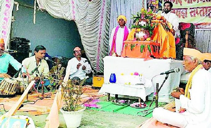 Honor the virtues by avoiding the illusion of caste | जातीपातीचा भ्रम सोडून गुणीजणांचा सन्मान करा Honor the virtues by avoiding the illusion of caste | जातीपातीचा भ्रम सोडून गुणीजणांचा सन्मान करा