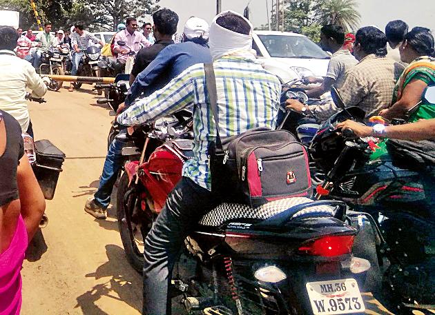 Technical failure in the rail fas | रेल्वे फाटकात तांत्रिक बिघाड Technical failure in the rail fas | रेल्वे फाटकात तांत्रिक बिघाड