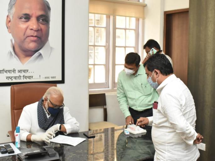 nsk,complaints,made,in,the,guardian,minister's,janata,darbar | पालकमंत्र्यांच्या जनता दरबारात मांडले गाऱ्हाणे nsk,complaints,made,in,the,guardian,minister's,janata,darbar | पालकमंत्र्यांच्या जनता दरबारात मांडले गाऱ्हाणे