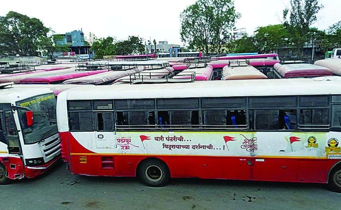 Corona: Bulldana section of ST hits four crore! | कोरोना : एसटीच्या बुलडाणा विभागाला चार कोटींचा फटका!