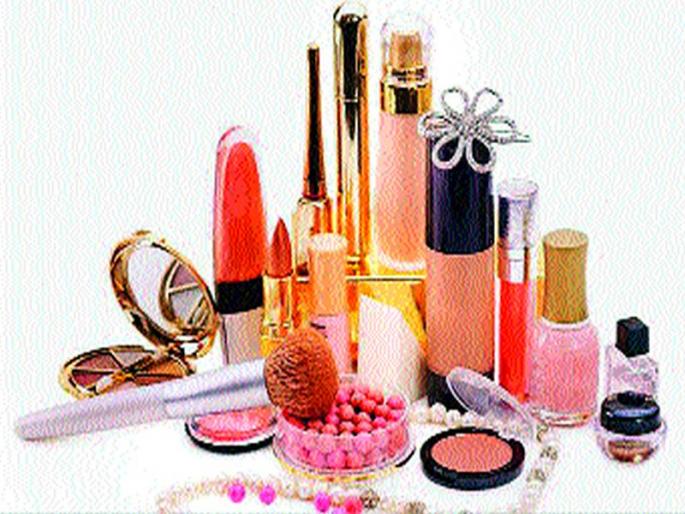 Anger: Women's clothing sells because of the price hike, and the businessman also suffers from a fall in inflation. | महिलांकडून नाराजी : दरवाढीमुळे सौंदर्यप्रसाधन विक्रेते, व्यावसायिकही संभ्रमात ब्यूटिपार्लरच्या सेवेलाही बसला महागाईचा फटका Anger: Women's clothing sells because of the price hike, and the businessman also suffers from a fall in inflation. | महिलांकडून नाराजी : दरवाढीमुळे सौंदर्यप्रसाधन विक्रेते, व्यावसायिकही संभ्रमात ब्यूटिपार्लरच्या सेवेलाही बसला महागाईचा फटका