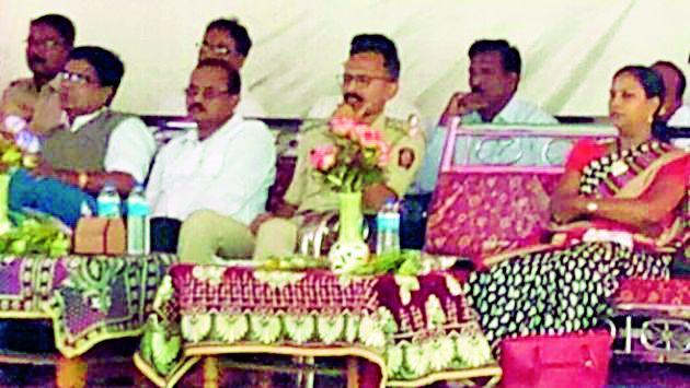 The villagers should come forward for drinking | दारूबंदीसाठी गावकऱ्यांनी पुढे यावे