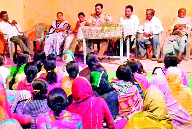 Women Call For Elimination Elgar | दारुबंदीकरिता महिलांनी पुकारला एल्गार