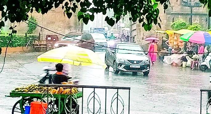 Rain showers | पावसाची धुवाधार बॅटिंग