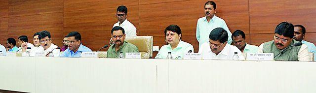 Implement innovative schemes for development | विकासाच्या नाविन्यपूर्ण योजनांची अंमलबजावणी करा