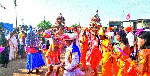 Saptashringagad has a tradition | सप्तशृंगगडावर परंपरा कायम Saptashringagad has a tradition | सप्तशृंगगडावर परंपरा कायम