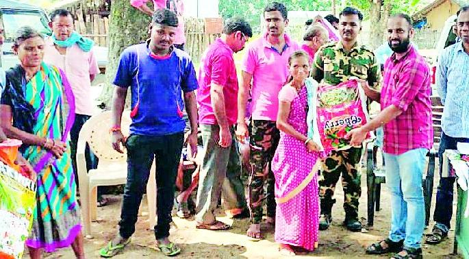 Administration reached the remote Nargunda village | अतिदुर्गम नारगुंडा गावात पोहचले प्रशासन Administration reached the remote Nargunda village | अतिदुर्गम नारगुंडा गावात पोहचले प्रशासन