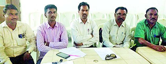 Teacher to hit the Collector's office | जिल्हाधिकारी कार्यालयावर धडकणार शिक्षक