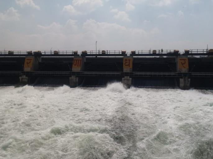 Water from Darna to Jaikwadi | दारणातून जायकवाडीसाठी पाणी रवाना Water from Darna to Jaikwadi | दारणातून जायकवाडीसाठी पाणी रवाना