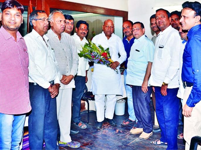 One crore rupees for Shrikrishna Gokshit Sabha | श्रीकृष्ण गौरक्षण सभेसाठी एक कोटी One crore rupees for Shrikrishna Gokshit Sabha | श्रीकृष्ण गौरक्षण सभेसाठी एक कोटी