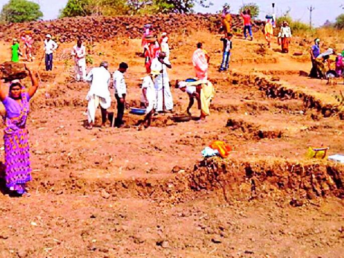 Dowry Officer | रोहयोच्या कामावर उपजिल्हाधिकाऱ्यांचीच वक्रदृष्टी Dowry Officer | रोहयोच्या कामावर उपजिल्हाधिकाऱ्यांचीच वक्रदृष्टी