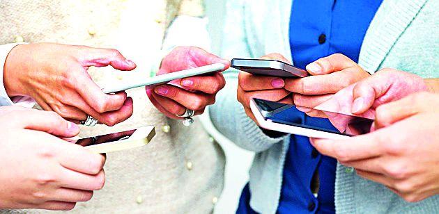 Lok Sabha Election 2019; Publicity on social media | Lok Sabha Election 2019; सोशल मीडियावर प्रचारयुद्ध Lok Sabha Election 2019; Publicity on social media | Lok Sabha Election 2019; सोशल मीडियावर प्रचारयुद्ध