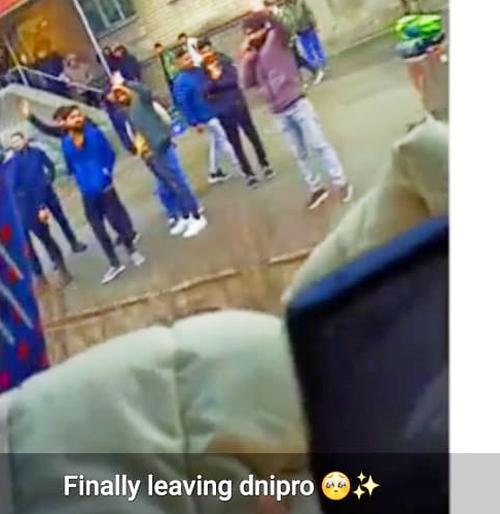 University and Agency shook hands; The children took the risk and left for Hungary | विद्यापीठ अन् एजन्सीनं हात झटकले; धोका पत्करून मुलं निघाली हंगेरीला