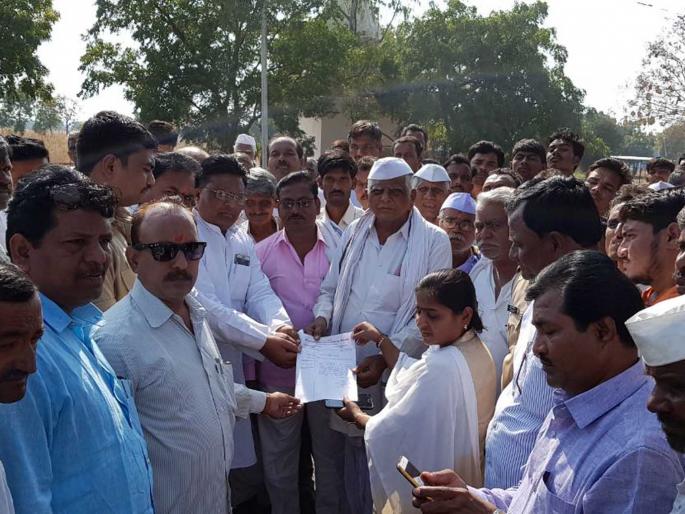 Stop the movement against illegal activities | अवैध धंद्यांविरुद्ध रास्ता रोको आंदोलन Stop the movement against illegal activities | अवैध धंद्यांविरुद्ध रास्ता रोको आंदोलन