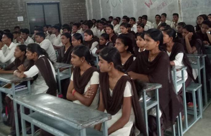 Along with agriculture, the watershed is also in education | कृषीसोबतच आता शिक्षणातही पाणलोट Along with agriculture, the watershed is also in education | कृषीसोबतच आता शिक्षणातही पाणलोट