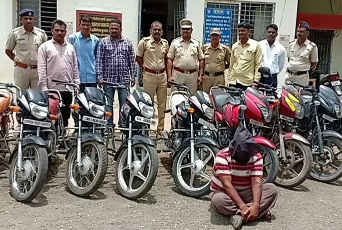 Police arrested bike thief | पोलिसांत संचारले नवचैतन्य... Police arrested bike thief | पोलिसांत संचारले नवचैतन्य...