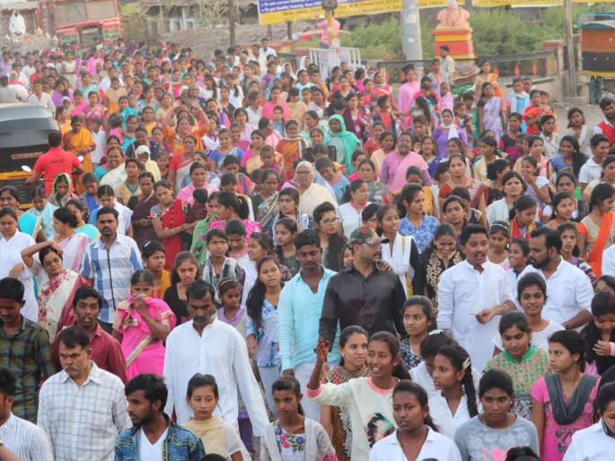 Easter Sunday celebreted in Jalana city | जालना शहरात ईस्टर संडेनिमित्त प्रभात फेरी  Easter Sunday celebreted in Jalana city | जालना शहरात ईस्टर संडेनिमित्त प्रभात फेरी