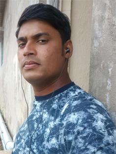 JCB's wheel goes off the head; Offense against the driver | जेसीबीचे चाक डोक्यावरून गेल्याने मजूर ठार; चालकाविरूद्ध गुन्हा