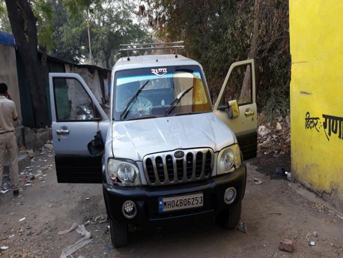 Scrapping and fleeing slaughter animals | कत्तलीसाठीची जनावरे चोरणाºयांचे स्कार्पिओ सोडून पलायन Scrapping and fleeing slaughter animals | कत्तलीसाठीची जनावरे चोरणाºयांचे स्कार्पिओ सोडून पलायन