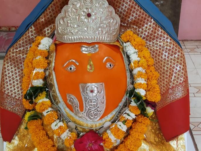 Appeal to the devotees to take darshan from outside without crowding in the temple | भाविकांना बाहेरून दर्शन घेण्याचे आवाहन