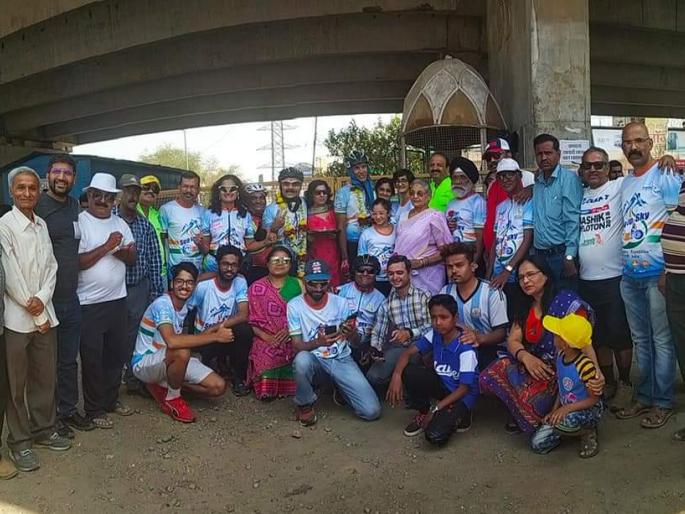 Mahajan brothers started on a se wheelchair campaign | महाजन बंधूंच्या सी टू स्काय मोहिमेला सुरु वात  Mahajan brothers started on a se wheelchair campaign | महाजन बंधूंच्या सी टू स्काय मोहिमेला सुरु वात