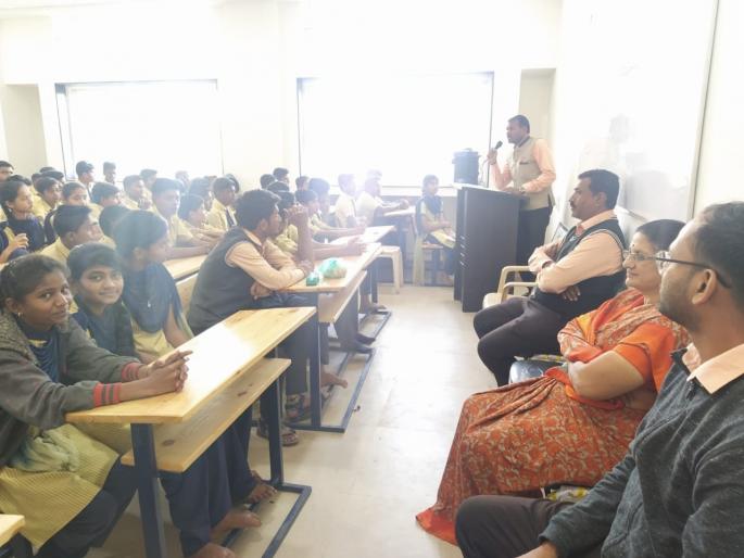 Celebrating World Science Day at Kabra Secondary School | काबरा माध्यमिक विद्यालयात जागतिक विज्ञान दिन साजरा Celebrating World Science Day at Kabra Secondary School | काबरा माध्यमिक विद्यालयात जागतिक विज्ञान दिन साजरा