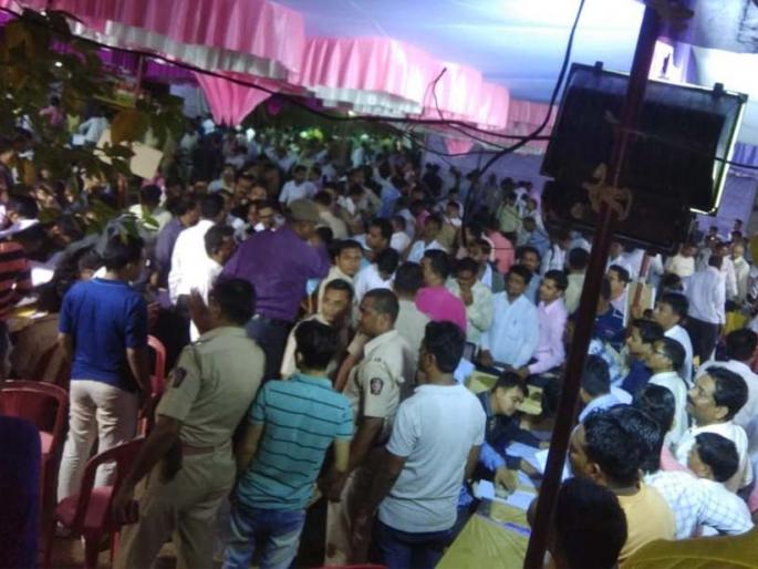 Voting Officer, Employee: Jagaran for two days | मतदान अधिकारी,कर्मचा:यांचे दोन दिवस जागरण Voting Officer, Employee: Jagaran for two days | मतदान अधिकारी,कर्मचा:यांचे दोन दिवस जागरण