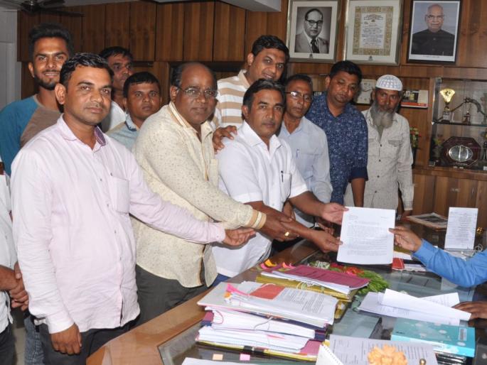 Bunders to build a group of citizens for water conservation | जलसंधारणासाठी सर्वस्तरीय नागरिकांचा गट बांधणार बंधारे Bunders to build a group of citizens for water conservation | जलसंधारणासाठी सर्वस्तरीय नागरिकांचा गट बांधणार बंधारे