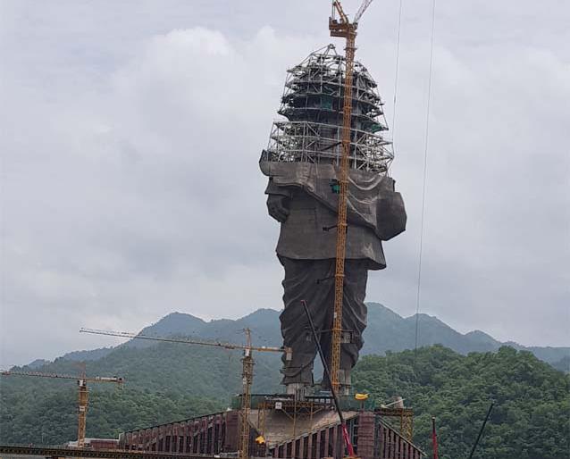 Due to lack of water in the Sardar Sarovar project, the monsoon festival can be canceled | सरदार सरोवर प्रकल्पात पाणी नसल्याने मान्सून फेस्टीवल रद्द