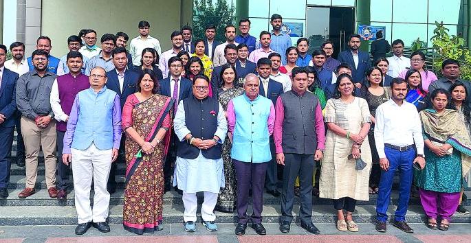 There should be respect for taxpayers, communication is essential; Vijay Darda | करदात्यांप्रती सन्मान असावा, संवाद-सद्भाव आवश्यक; विजय दर्डा There should be respect for taxpayers, communication is essential; Vijay Darda | करदात्यांप्रती सन्मान असावा, संवाद-सद्भाव आवश्यक; विजय दर्डा