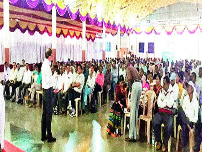 Failure to believe: Delayed money from PANCard Club Company for returning billions of frauds | विश्वास उटगी : पॅनकार्ड क्लब कंपनीकडून कोट्यवधींची फसवणूक पैसे परत करण्यास दिरंगाई Failure to believe: Delayed money from PANCard Club Company for returning billions of frauds | विश्वास उटगी : पॅनकार्ड क्लब कंपनीकडून कोट्यवधींची फसवणूक पैसे परत करण्यास दिरंगाई