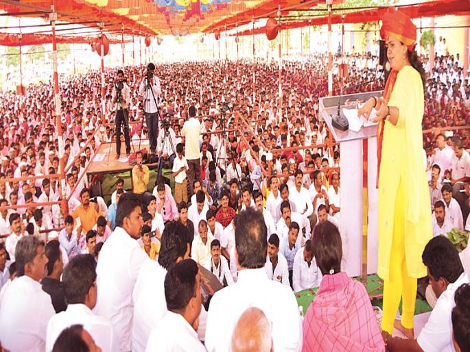 Pankaja Munde: If the workers do not get any hike, then Pankaja Munde | मजुरांना दरवाढ न मिळाल्यास कोयता बंदच :पंकजा मुंडे Pankaja Munde: If the workers do not get any hike, then Pankaja Munde | मजुरांना दरवाढ न मिळाल्यास कोयता बंदच :पंकजा मुंडे