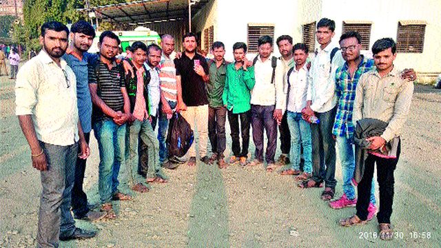 The movement of computer operators continued | संगणक परिचालकांचे आंदोलन सुरूच