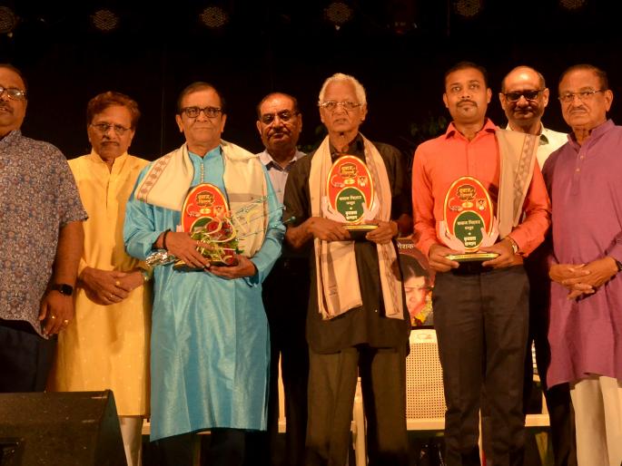 And really 'Barse Bundia Savanki'! | अन् खरोखरीच ‘बरसे बुंदिया सावनकी’ ! And really 'Barse Bundia Savanki'! | अन् खरोखरीच ‘बरसे बुंदिया सावनकी’ !