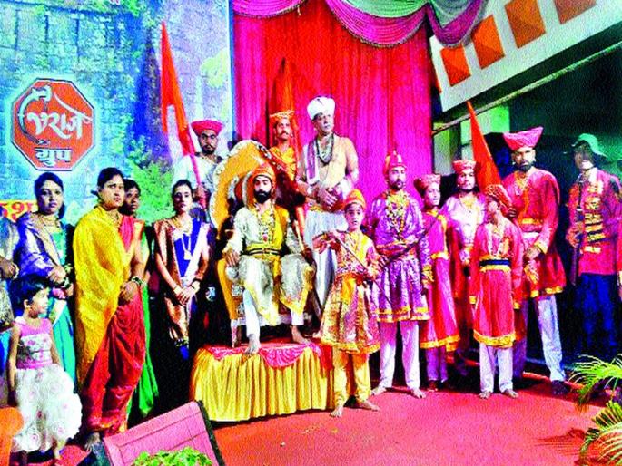 Shiva-Parmi filled with the story of Lord Shiva | शिवभारत कथेने शिवप्रेमी भारावले Shiva-Parmi filled with the story of Lord Shiva | शिवभारत कथेने शिवप्रेमी भारावले