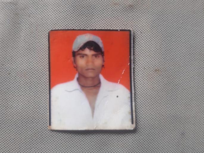 The death of the bus in the bus crash | बसच्या धडकेत तरुणाचा मृत्यू The death of the bus in the bus crash | बसच्या धडकेत तरुणाचा मृत्यू