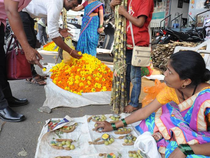 Tulsi marriages celebrate Diwasawa | तुळशी विवाहाने दिपोत्सवाची सांगता Tulsi marriages celebrate Diwasawa | तुळशी विवाहाने दिपोत्सवाची सांगता