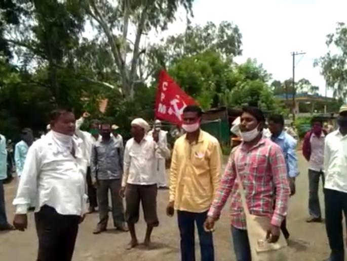 Movement for milk price hike | दुधाच्या दरवाढीसाठी आंदोलन Movement for milk price hike | दुधाच्या दरवाढीसाठी आंदोलन